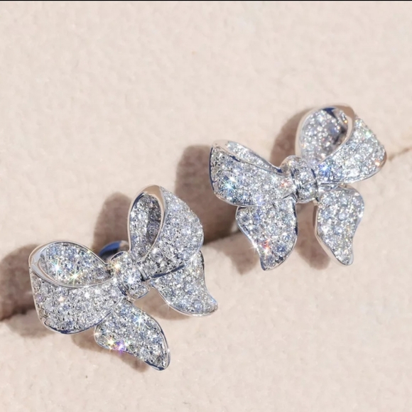 Gorgeous Bow Knot Studs - Picture 2 of 3